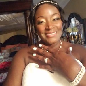 Meet your Posher, Delia